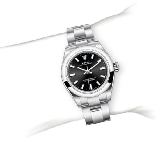 m276200-0002_modelpage_on_wrist_portrait