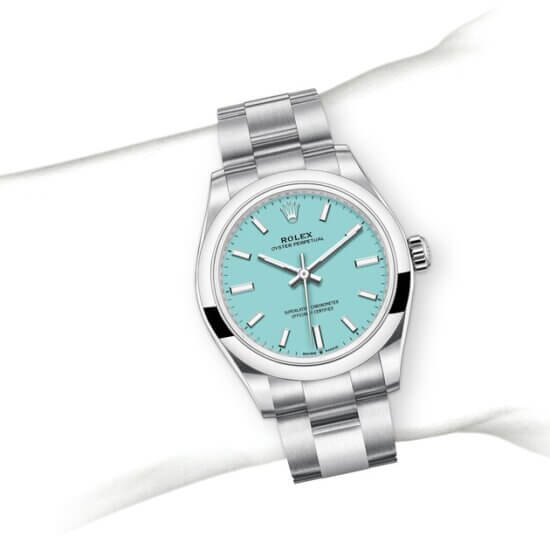 m277200-0007_modelpage_on_wrist_landscape