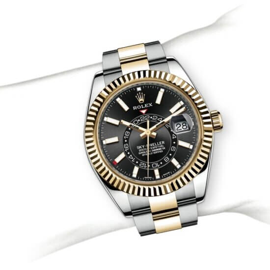 m326933-0002_modelpage_on_wrist_landscape