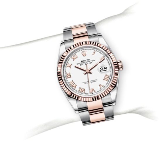 m126231-0016_modelpage_on_wrist_portrait.jpg