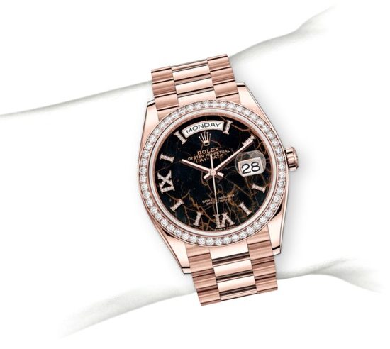 m128345rbr-0044_modelpage_on_wrist_portrait.jpg