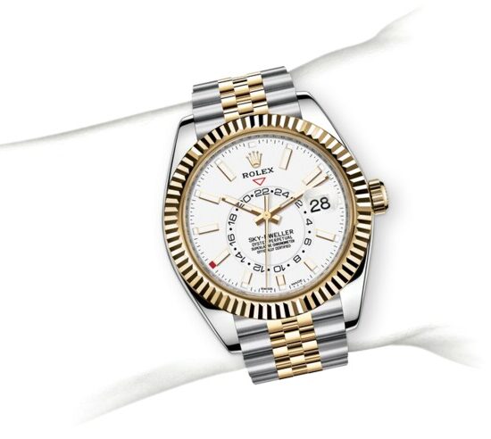 m326933-0010_modelpage_on_wrist_portrait.jpg