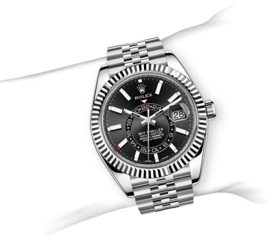 m326934-0006_modelpage_on_wrist_portrait.jpg