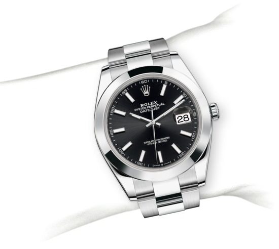m126300-0011_modelpage_on_wrist_portrait.jpg Rolex Datejust 126300