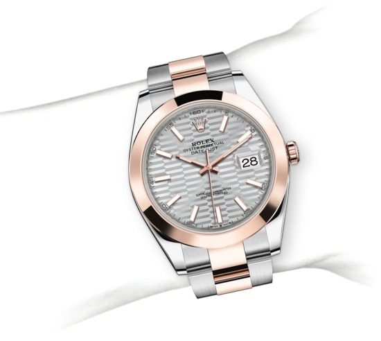 m126301-0017_modelpage_on_wrist_portrait.jpg Rolex Datejust 126301