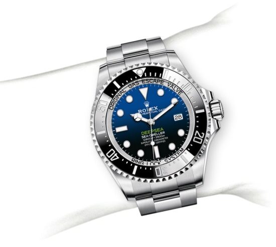 m136660-0003_modelpage_on_wrist_portrait.jpg Rolex Sea-Dweller 136660