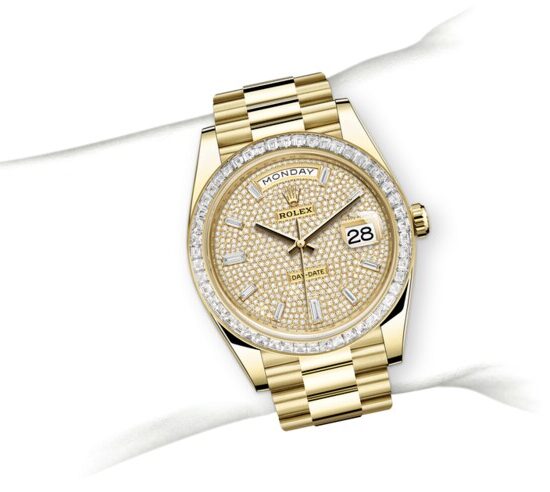 m228398tbr-0036_modelpage_on_wrist_portrait.jpg Rolex Day-Date