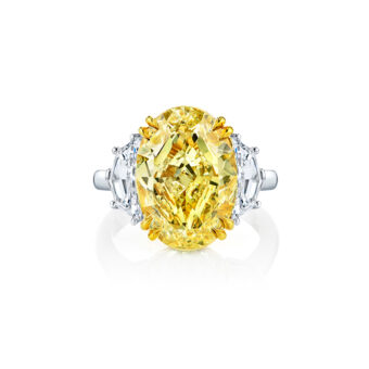 014583-1-Fancy-Yellow-Diamond-Oval-Ring Three-Stone Fancy Yellow Diamond Ring
