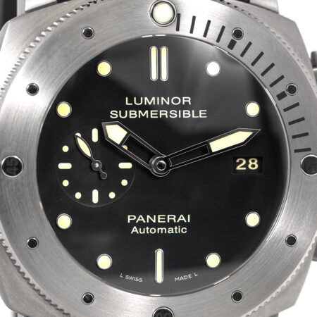 Panerai Luminor Submersible Dial