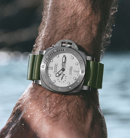 Panerai Submersible QuarantaQuattro on man's wrist